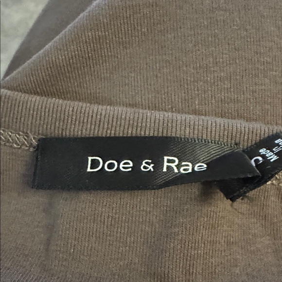 Doe & Rae Lips Graphic Tank NWT | Tagged Small Fits Like Medium | Casual Style - Picture 2 of 5